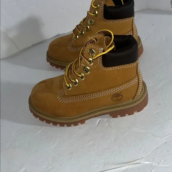 Timberland boots kid size 9, like new - Picture 4 of 12